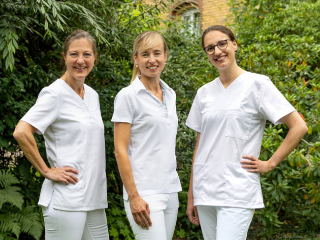 Praxisteam Dr. Anneke Ossenkop Thien, Dr. Sabine Bruns Implantat Zahnarzt Braunschweig